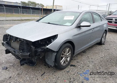 2017 Hyundai Sonata z USA, uszkodzony, nr VIN 5NPE24AF4HH587635